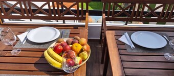 Charming 1-bedroom house with AC in lovely Peniche and a swimming pool.