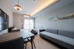 Living area - HOTEL LEGALIE Osaka Nipponbashi South (Osaka)
