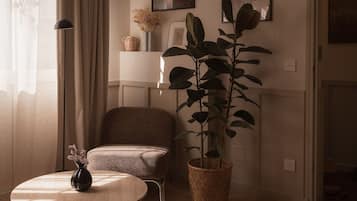 Comfort Apartment, Ensuite | Lounge