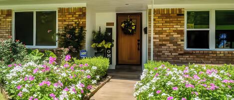 Suite | Exterior detail