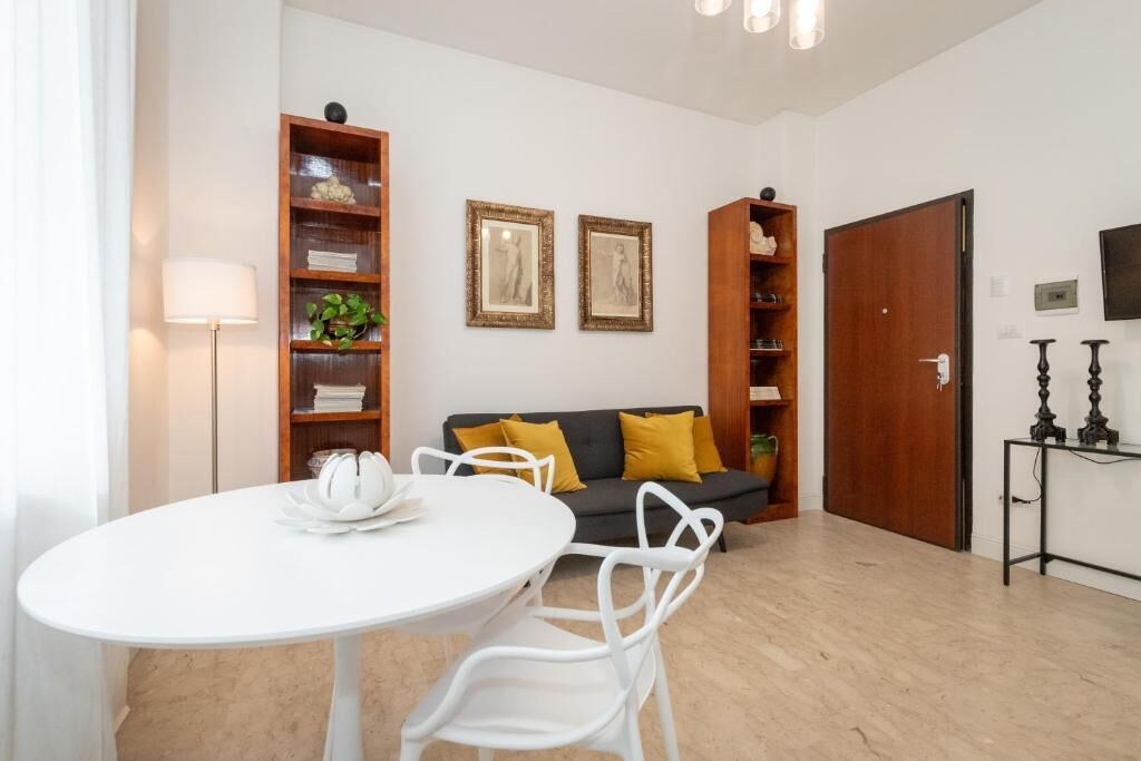 Apartment, 2 Bedrooms | Dining room