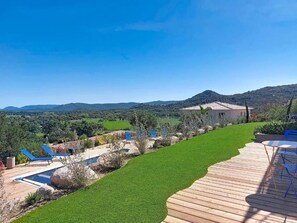 Outdoor dining - Vrbo Property (Sotta)