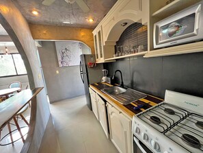 Private kitchen - Beachside Condo- Ocean View Rooftop - Walk to Beach & Town (puerto morelos)