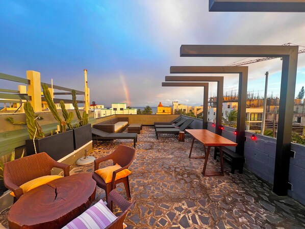 Outdoor dining - Beachside Condo- Ocean View Rooftop - Walk to Beach & Town (puerto morelos)