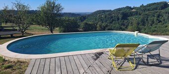 Comfortable cabin with breathtaking views of the Corrézienne countryside