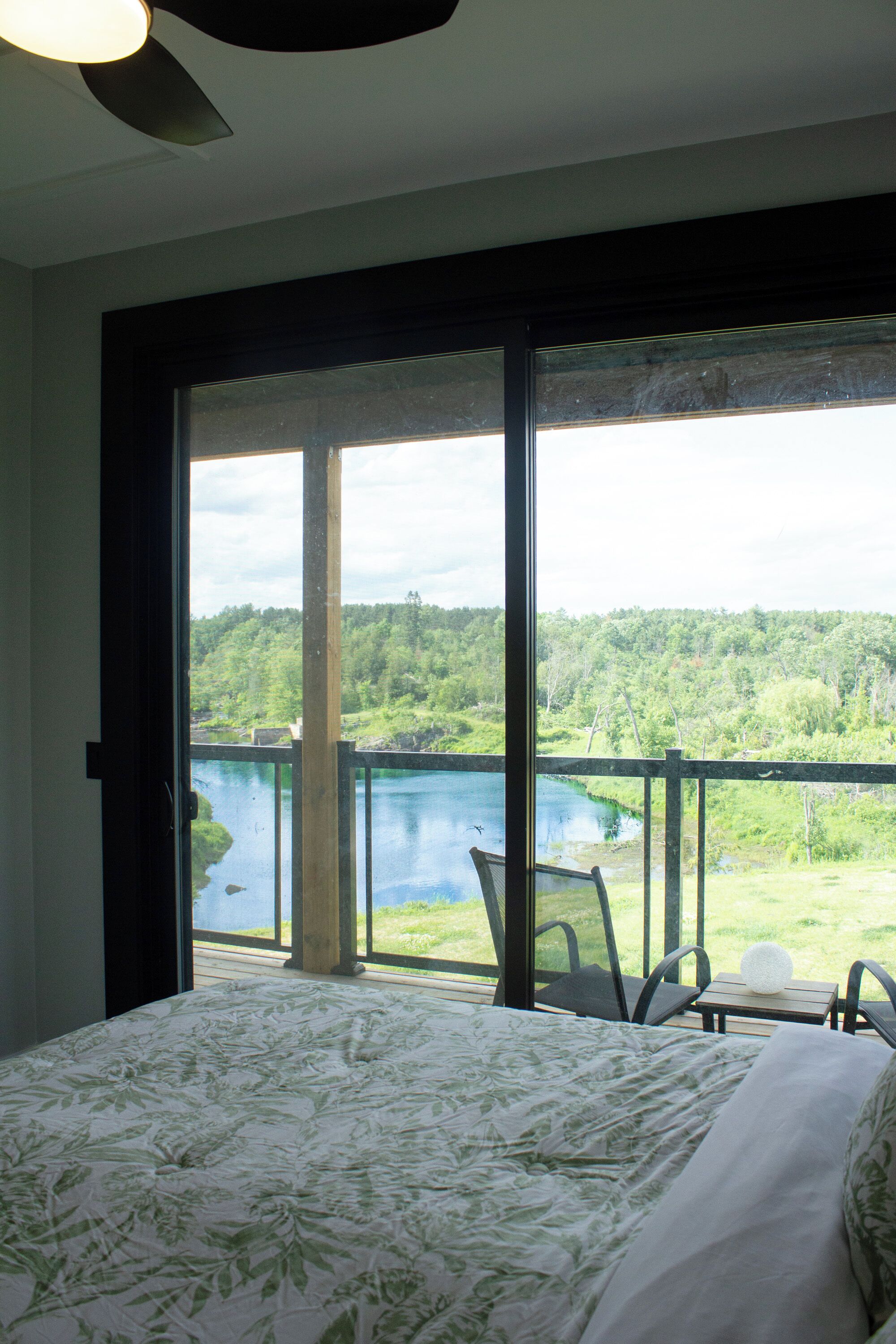 Luxury Cottage, 3 Bedrooms, River View | Blackout drapes, iron/ironing board, free WiFi