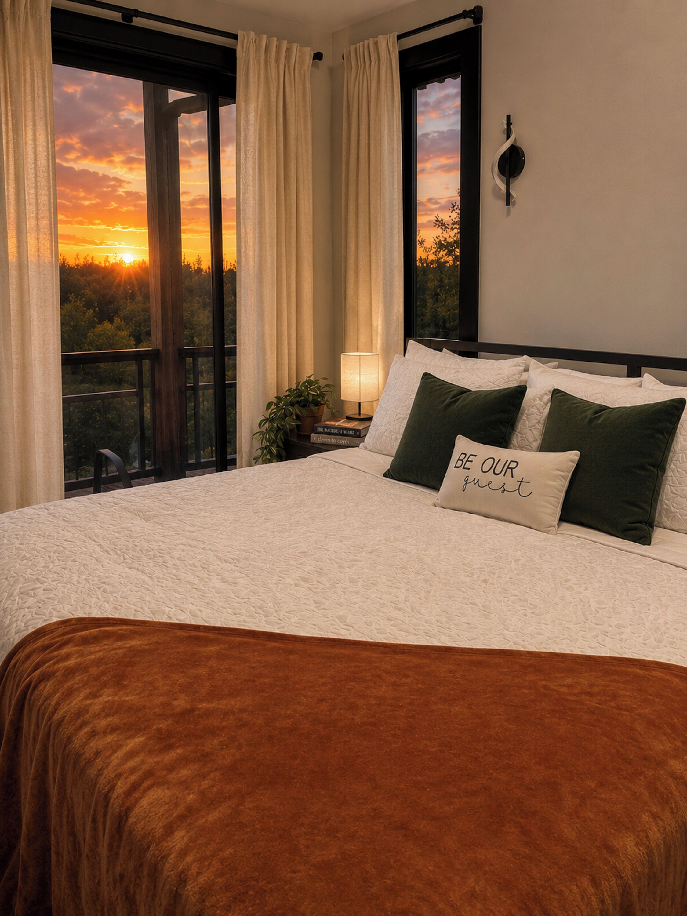 Suite, 1 kingsize-seng, eget bad, elveutsikt | Blendingsgardiner, strykejern/-brett og wi-fi (inkludert)