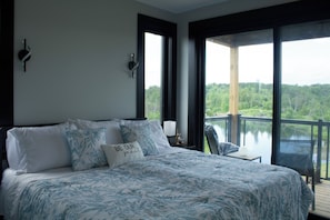 Luxury Cottage, 3 Bedrooms, River View | Blackout drapes, iron/ironing board, free WiFi - Bridgewater Resort (Tweed)