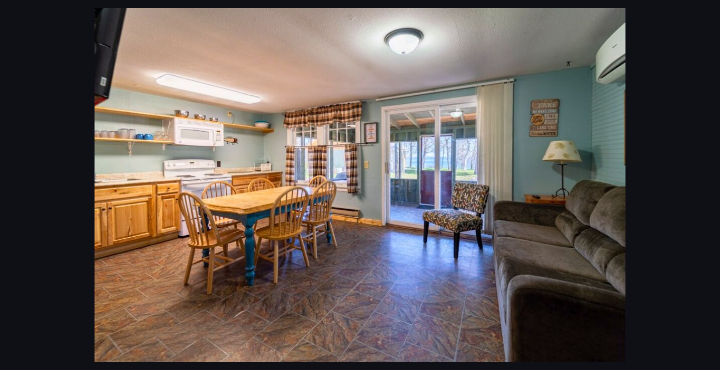 Basic Cabin, Lake View (Cabin 3) | In-room dining