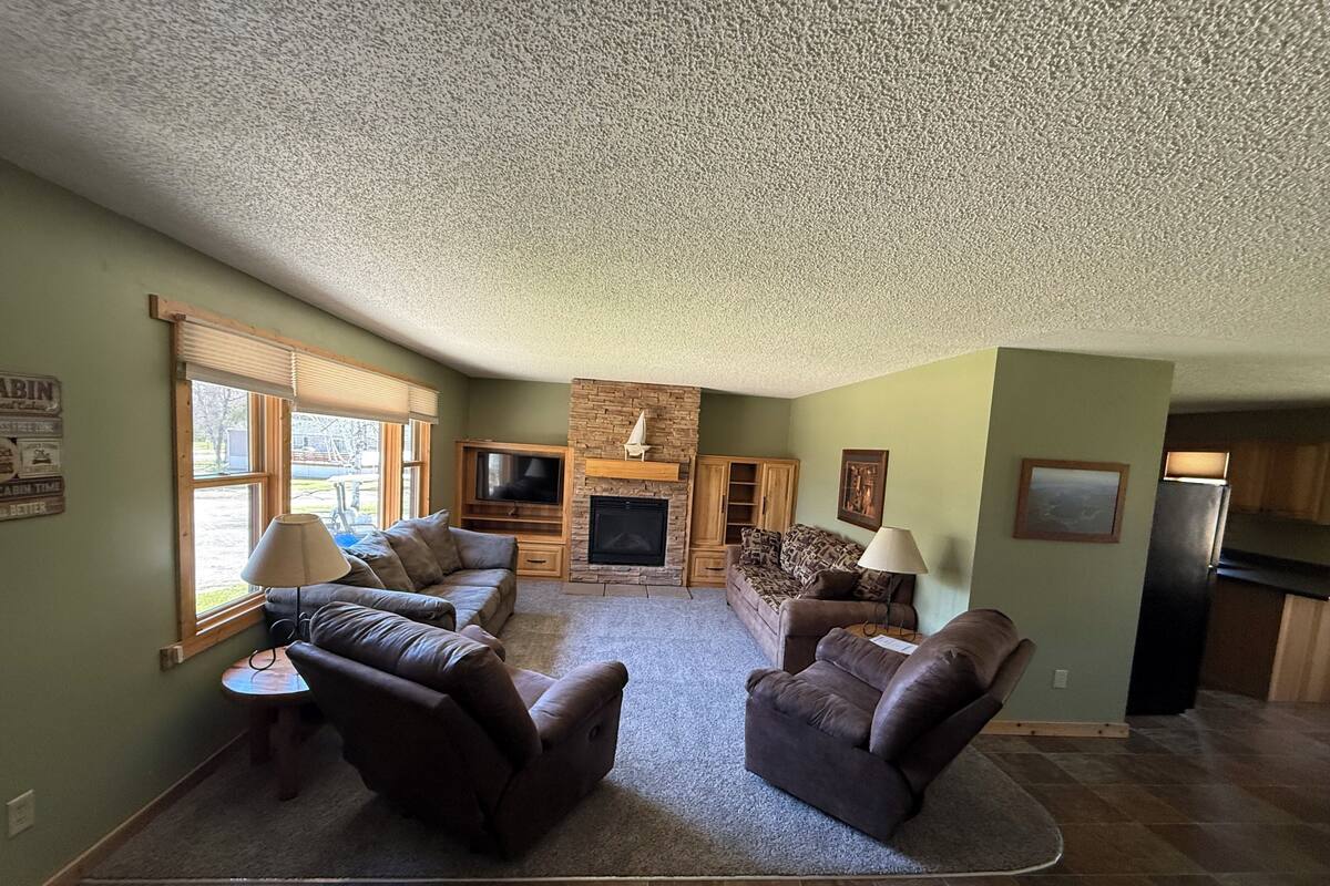 Family Cabin (Birch) | Living area