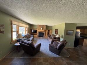 Family Cabin (Birch) | Living area