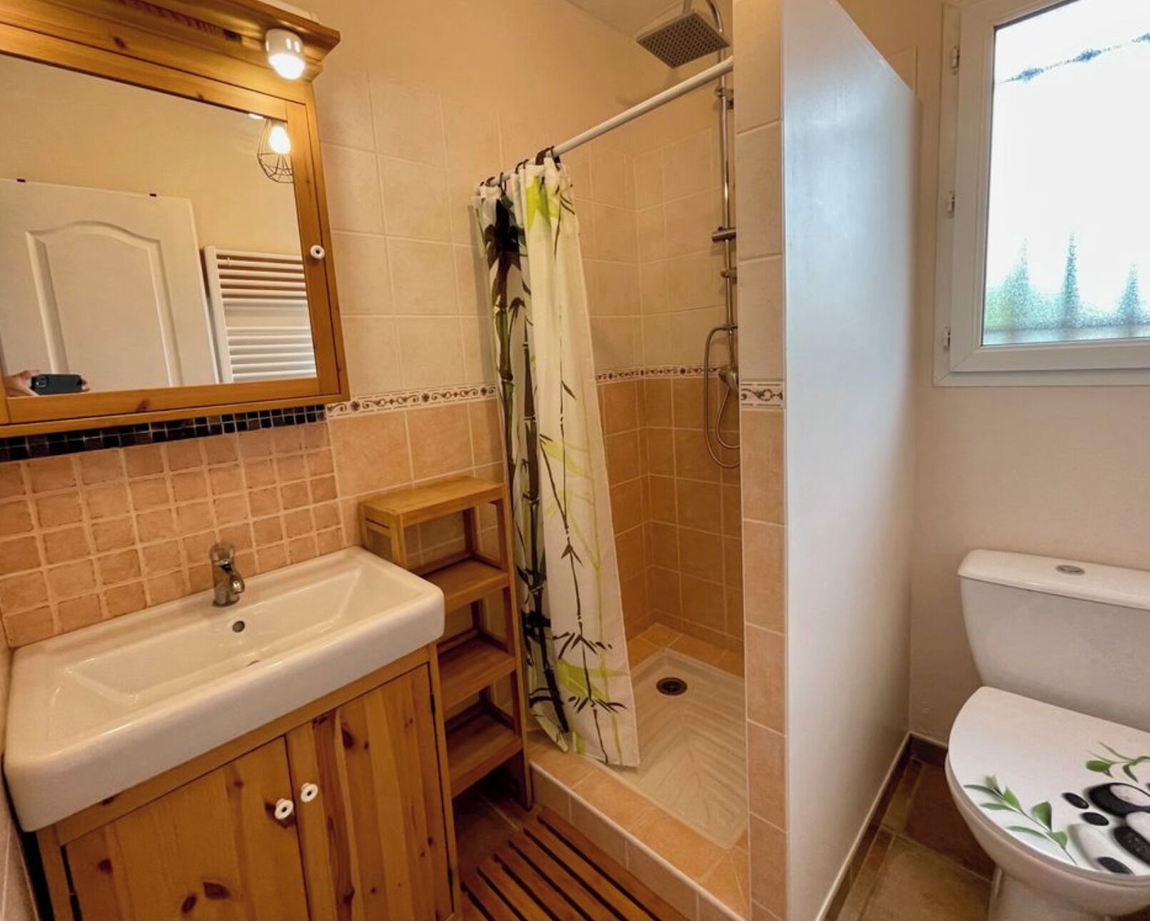 Shower, toilet paper