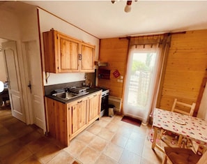 Interior - Small Provencal cocoon (L'Isle-sur-la-Sorgue)