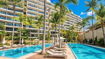 Luxury-Apartment | Pool