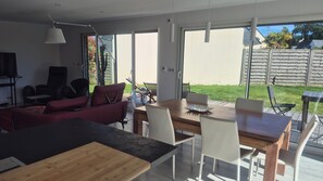 Dining - Vrbo Property (Combrit)