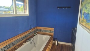 Bathroom - Vrbo Property (Combrit)