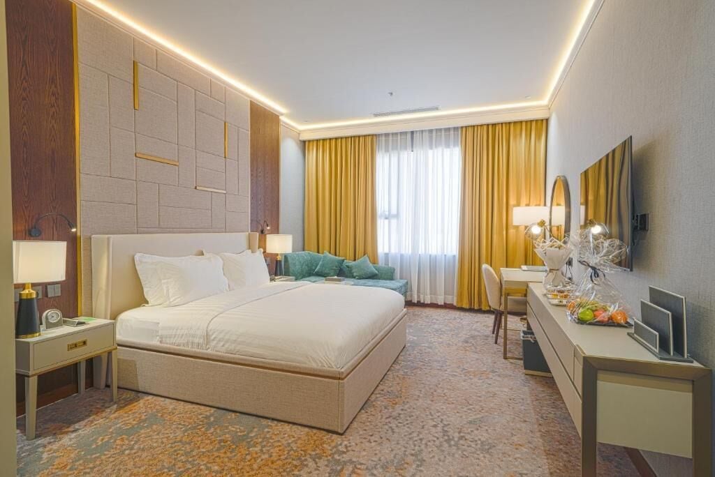 In-room safe, soundproofing, iron/ironing board, free WiFi