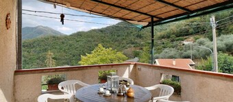 Stunning private villa with private pool, WIFI, balcony, pets allowed and panoramic view