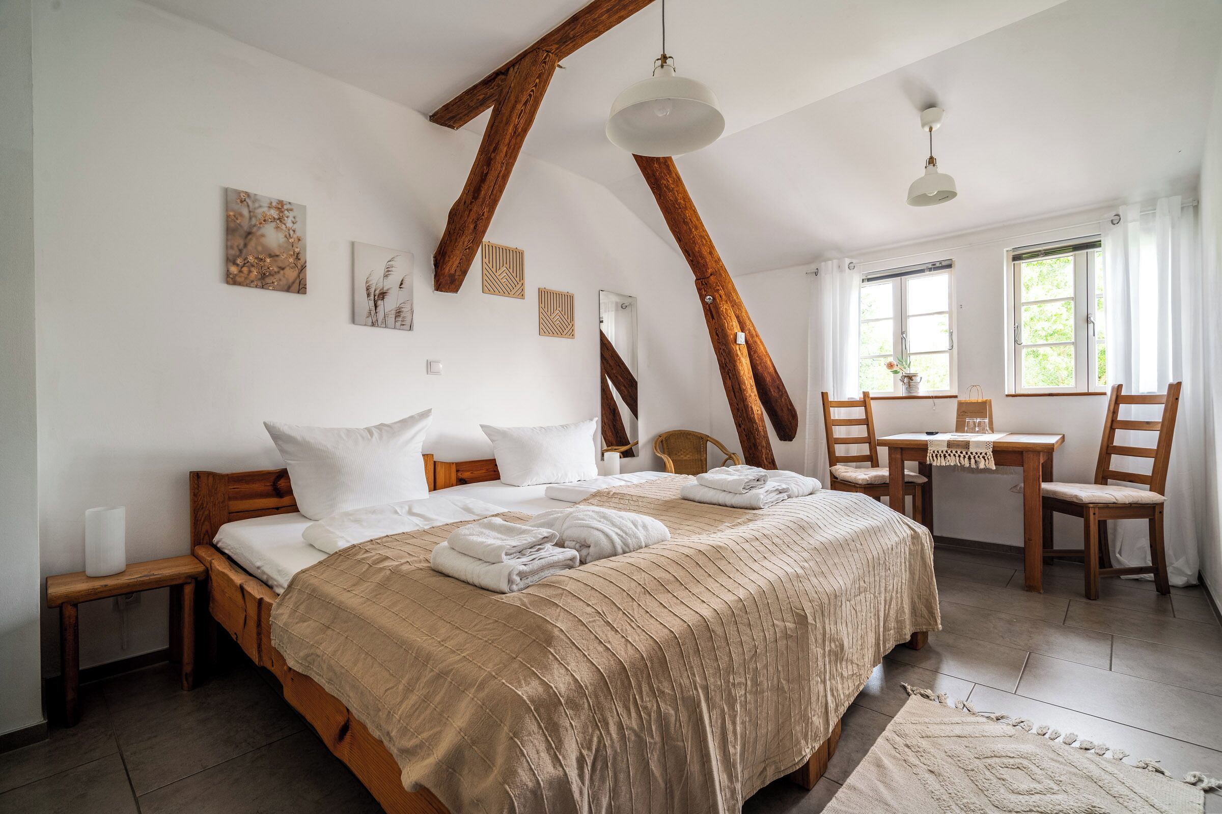 Bügeleisen/Bügelbrett, Reisekinderbett, kostenloses WLAN, Bettwäsche