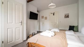 Iron/ironing board, travel cot, free WiFi, bed sheets