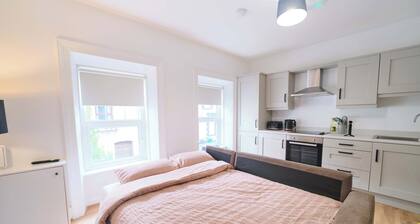 Modern Apartments in Central Derry I Each Apartment Sleeps 4