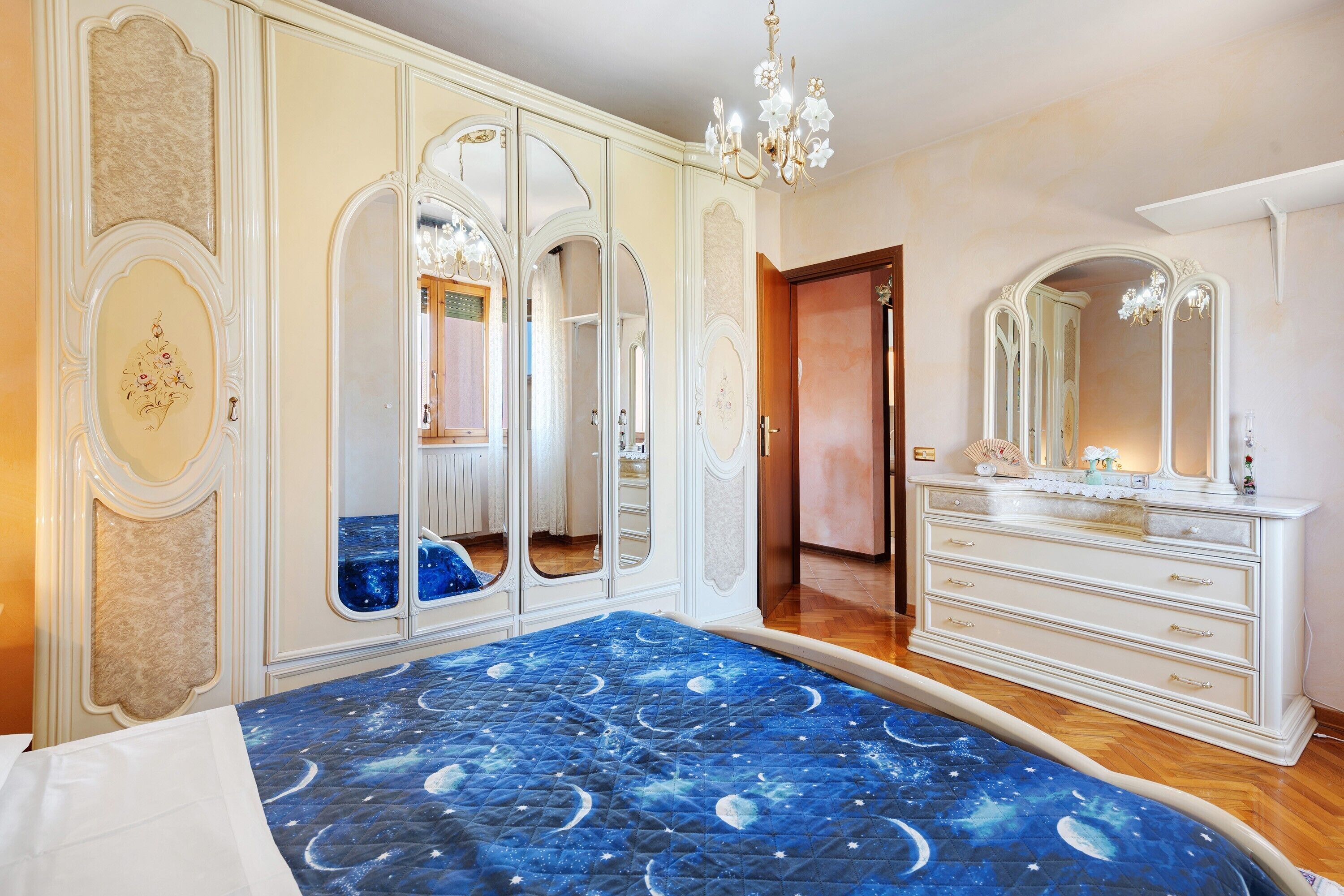 3 bedrooms, iron/ironing board, bed sheets