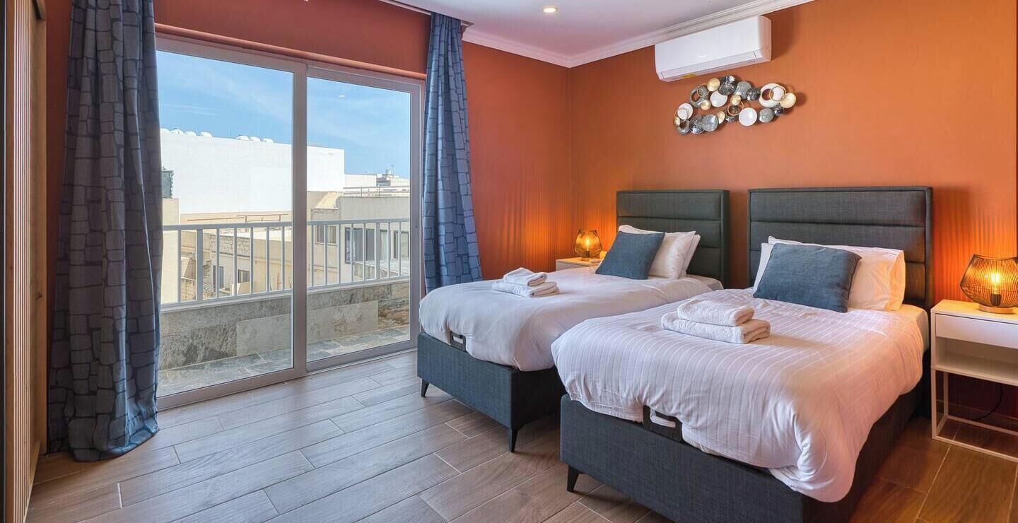 Desk, iron/ironing board, travel crib, WiFi