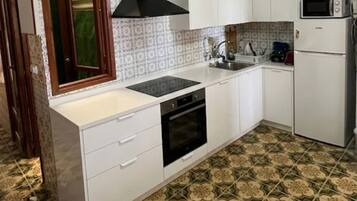 House, 4 Bedrooms | Interior