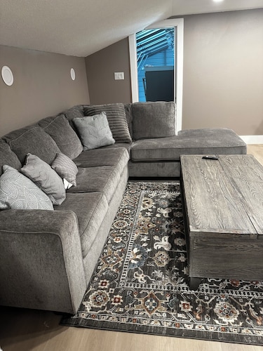 Cozy 1-bedroom barndo in brilliant Orange City with AC