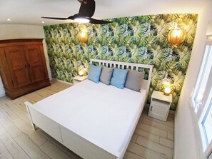 3 bedrooms, iron/ironing board, free WiFi, bed sheets - Unique vacation home—just a 2-minute walk to the beach! (Playa de Muro)