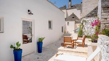 Habitación estándar, vista a la ciudad | Terraza o patio