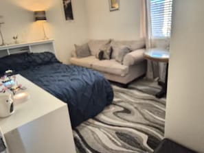 Room - Cozy and classy, comfortable bed close to strip (Las Vegas)