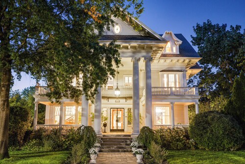 Grand Brooklyn Mansion- 9-bedrm 7.5 Bath with AC- next to Prospect Park