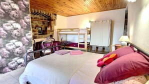 1 bedroom, WiFi, bed sheets