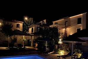 Pool - Xinovrissi Studios Room 6: Mountain & Pool View, Wi-Fi, Air Conditioning (Xinovrysi)