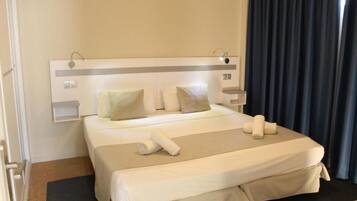 In-room safe, blackout curtains, free WiFi