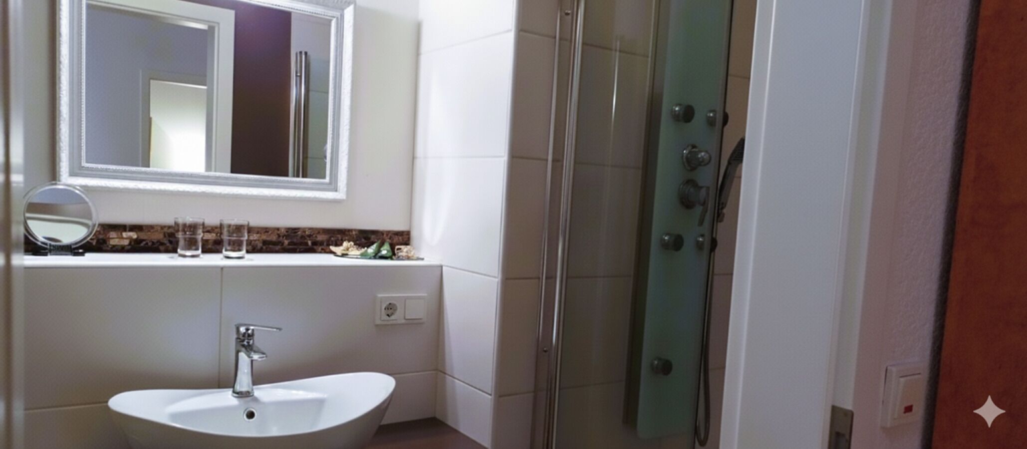 Dusche, Haartrockner, Handtücher