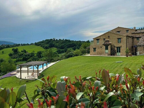 Villa en grès près de Gualdo