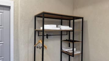 Basic Double Room | Interior
