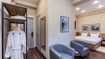 Comfort Double Room | Desk, laptop workspace, iron/ironing board