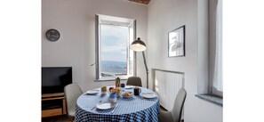 Dining - Ca' di Fiore: a haven of pure design in the heart of Monferrato. (Agliano)