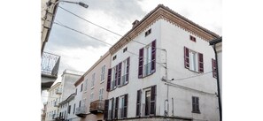 Exterior - Ca' di Fiore: a haven of pure design in the heart of Monferrato. (Agliano)