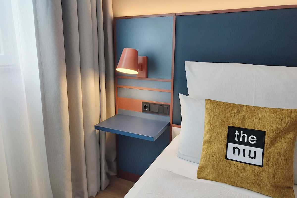 Room, 1 Queen Bed, Accessible (Up to 3 Adults)