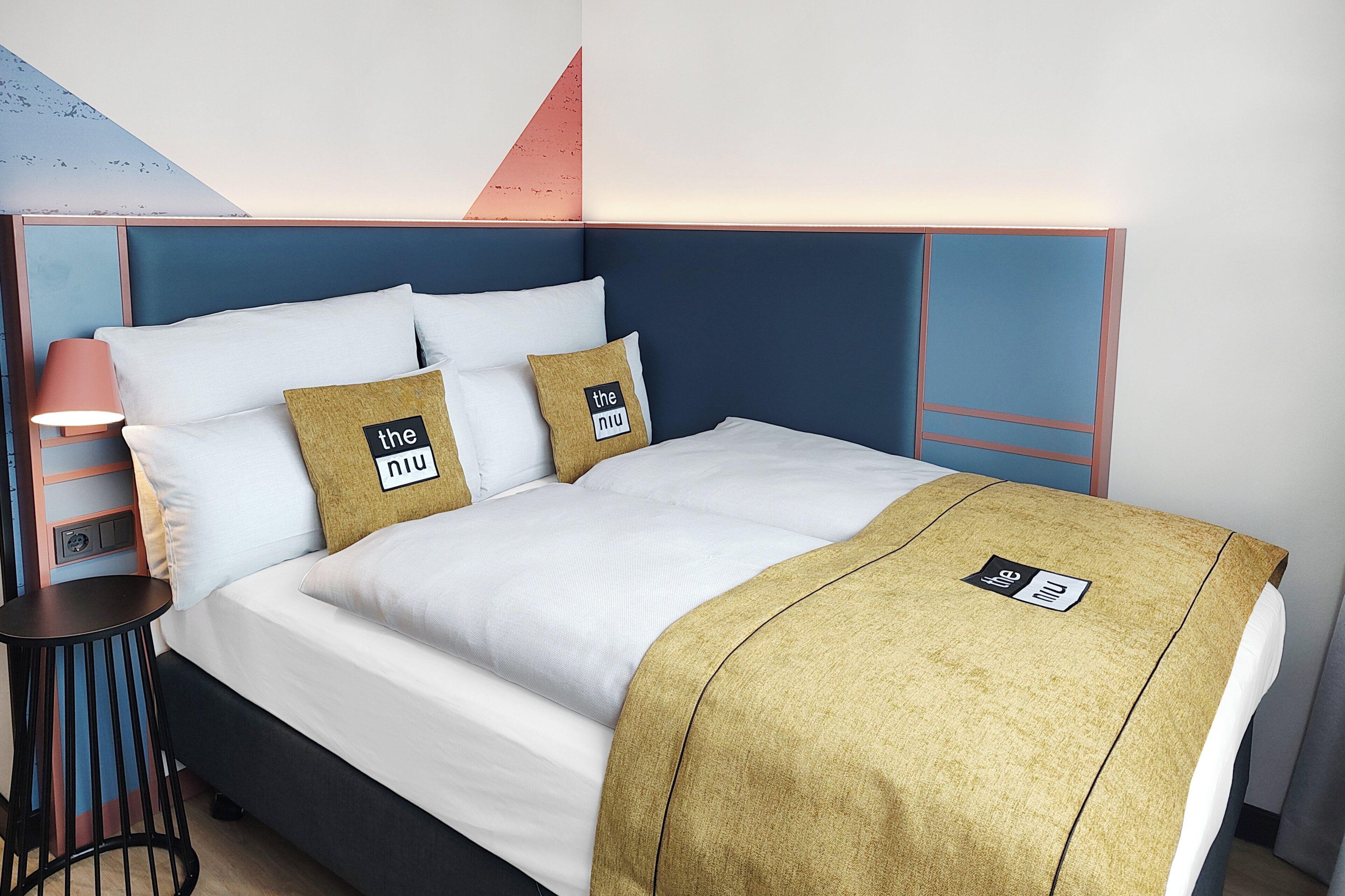 Standard Room, 1 Queen Bed