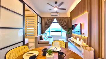 Apartment, 2 Bedrooms, City View | Living area