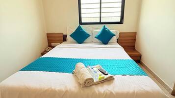 Standard Double Room | Desk, free WiFi