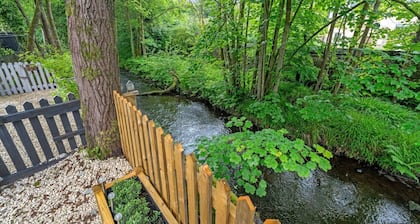 NEW! Threadfold Townhouse - Peaceful Riverside Stay - Sleeps 6