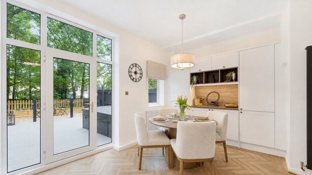 Dining - NEW! Threadfold Townhouse - Peaceful Riverside Stay - Sleeps 6 (Bolton)