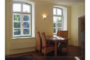Dining - Vrbo Property (Rodenberg)