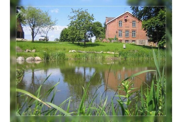 Property grounds - "Fasan" Vacation Rental on an Idyllic Country Estate (Rodenberg)